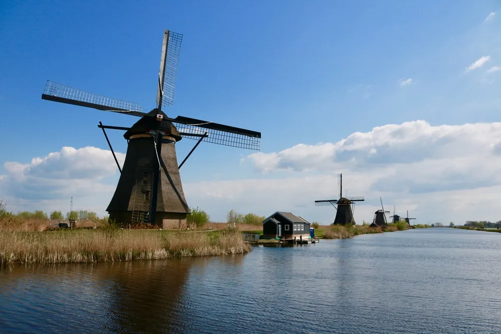 Proč si Nizozemci oblíbili plovoucí domy